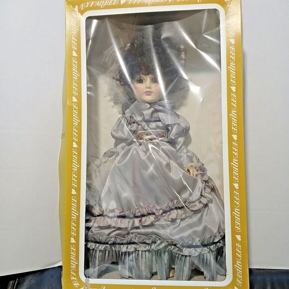 Vintage Effanbee Doll The Age Of elegance 18ins Tall - Picture 2 of 10